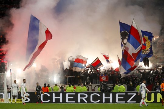 Scandal monstru în Ligue 1! Ce decizii s-au luat după ce un arbitru a fost lovit cu un obiect din tribune