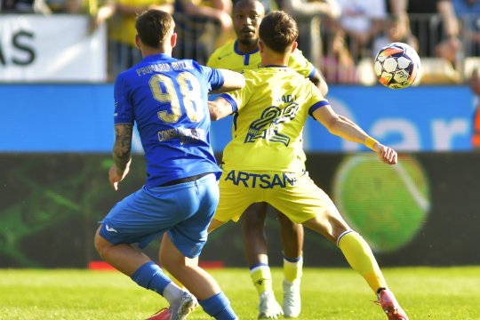 Petrolul - Gloria Buzău 4-0. Victorie clară a "lupilor galbeni" în fața unui adversar blazat. Ploieștenii egalează la puncte liderul Oțelul, oaspeții rămân ultimii în play-out