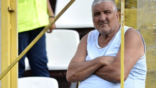 Rică Răducanu, apariție de senzație la un meci: ”Avea tricoul până la buric, îi ieșea un testicul”. S-a lăsat cu bătaie generală: ”Parcă era un elefant între bibelouri! L-a luat poliția”