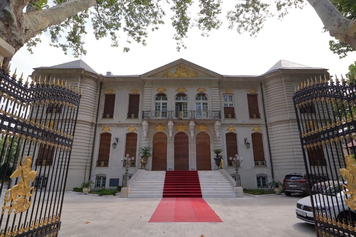 Palatul pe care Gigi Becali îl are în Aleea Alexandru