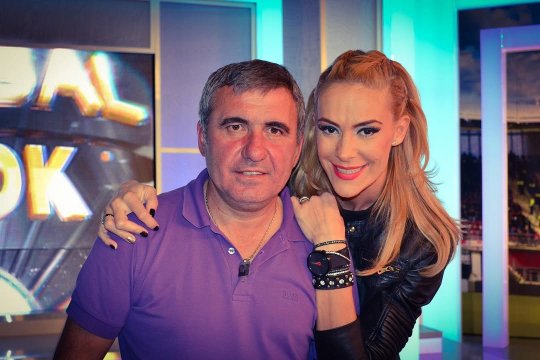 Vedeta TV, speriată după ce Adrian Sârbu a chemat-o să se întâlnească: ”Voia să mă vadă cât mai mult în fustă scurtă”