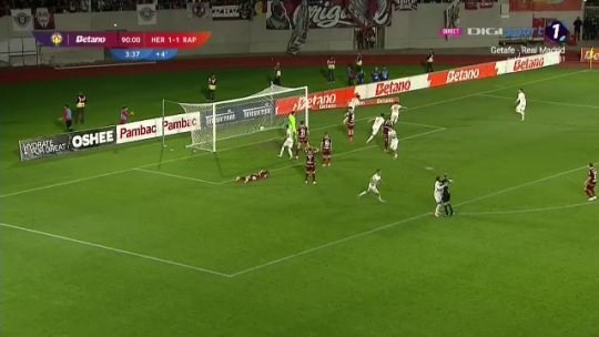 Un jucător de la Hermannstadt a sărbătorit cu arbitrul golul dramatic înscris în fața Rapidului!