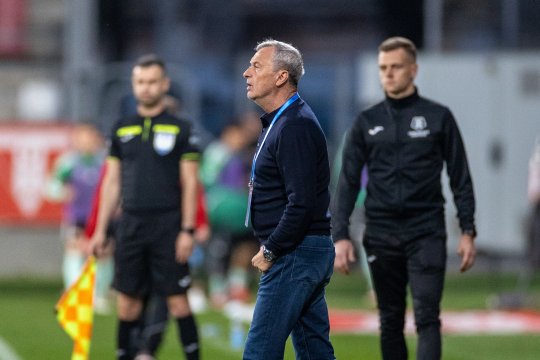 Mircea Rednic acuză o ruptură în vestiar: "Sunt puțin supărat pe căpitanii echipei"