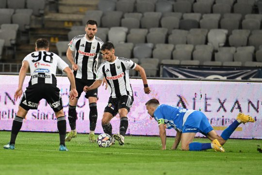 Frustrare la Craiova, după ce U Cluj a pus o piedică în lupta la titlu: ”Suntem echipă mică” + Tunurile pe arbitraj
