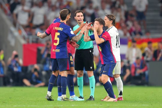 Carvajal, surprins când îi spune lucruri uluitoare lui De Burgos + Rudiger a aruncat cu o sticlă spre arbitru
