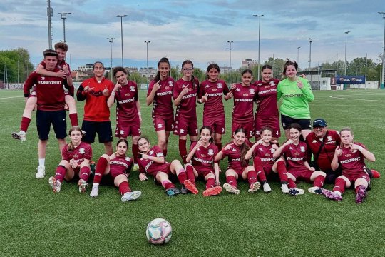 La feminin, Rapid a învins-o ca în curtea școlii pe rivala FCSB. O jucătoare a marcat 4 goluri