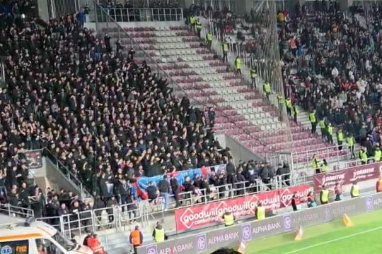 Nu i-au iertat! Ce ironie a lansat Peluza Nord la adresa rivalilor de la Rapid