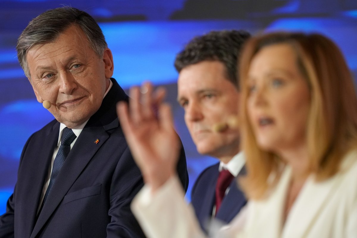 Crin Antonescu, Nicușor Dan și Elena Lasconi, în timpul dezbaterii organizate de Digi 24