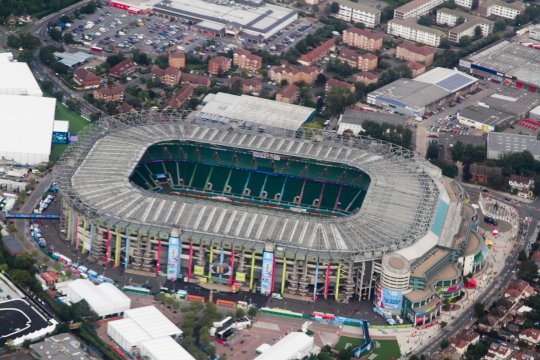 Chelsea ar putea juca meciurile de acasă pe un stadion legendar în timpul modernizării Stamford Bridge