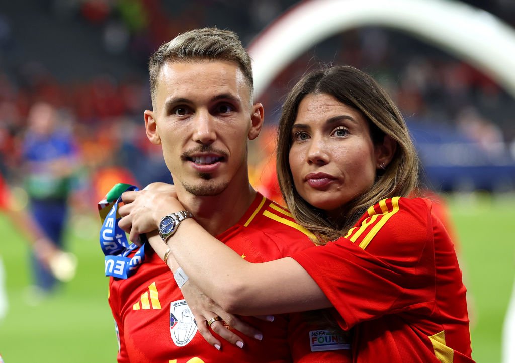 Alejandro Grimaldo, alături de partenera sa, Ana Fuster, după ce Spania a cucerit Euro 2024