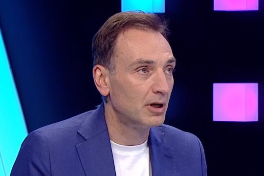 Radu Naum s-a enervat în direct și s-a contrat cu membrul Generației de Aur: ”Fantastic! Pisica nu poate să fie și vie, și moartă”