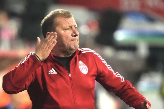 S-a aflat motivul real pentru care Dorinel Munteanu a fost ”curățat” de jucători! Dioszegi, uluit: ”Aud în premieră! E grav, nu poți să faci așa ceva”