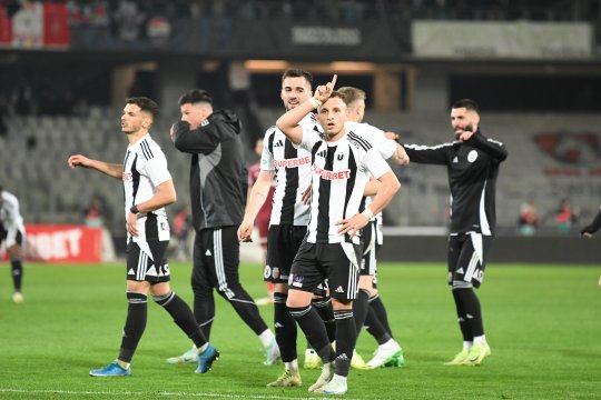Universitatea Cluj, planuri mari înainte de meciul cu FCSB. Cu ce obiectiv vin la București oamenii lui Sabău