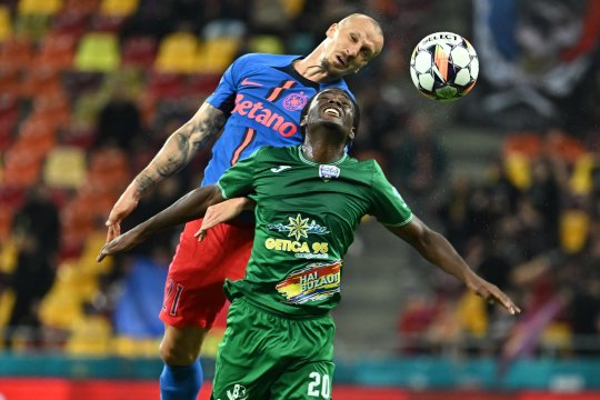 Două echipe din play-off-ul SuperLigii se luptă pentru transferul fotbalistului ”mitraliat” de MM Stoica
