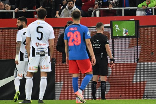 Adrian Porumboiu a văzut penalty-ul din FCSB - U Cluj și a concluzionat: ”Aș vrea să fac o afirmație sigură!”