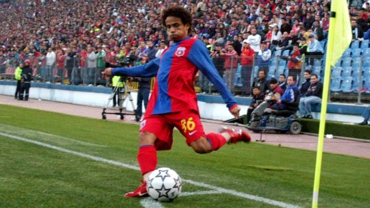 Elton, ex-FCSB, a ajuns de nerecunoscut. A jucat alături de Ronaldinho într-un meci caritabil