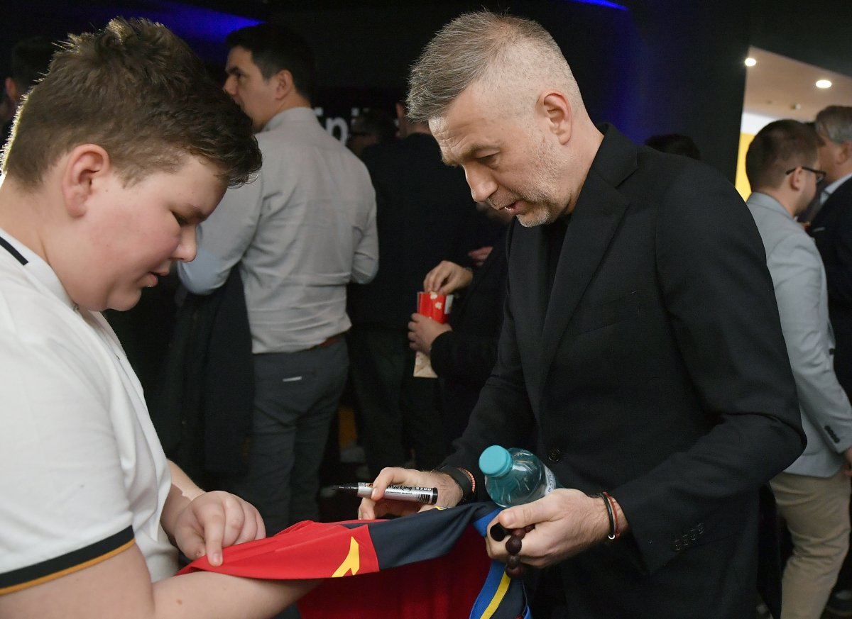 Edi Iordănescu a avut o singură experiență externă în antrenorat, în Bulgaria