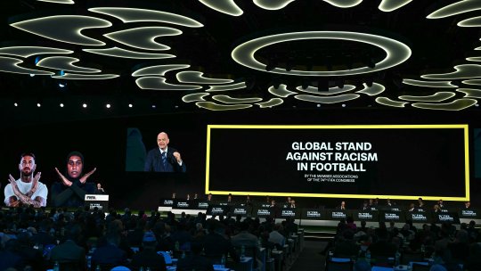 Modificări majore făcute de FIFA în privința rasismului. Cum ar putea fi afectate cluburile din România