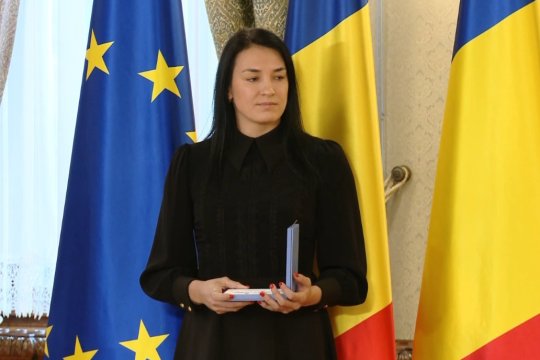 Cristina Neagu, decorată la Palatul Cotroceni de președintele interimar Ilie Bolojan
