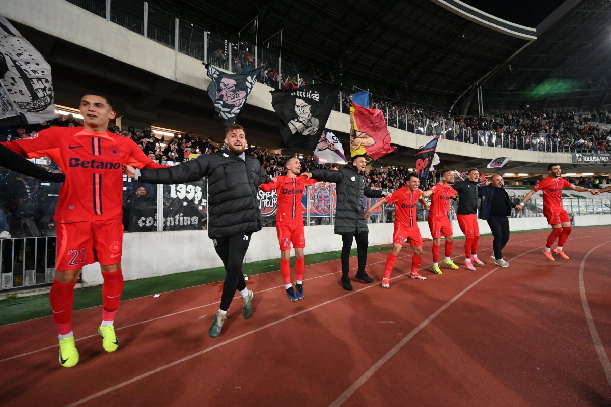 Fotbaliștii de la FCSB au petrecut până la șase dimineața
