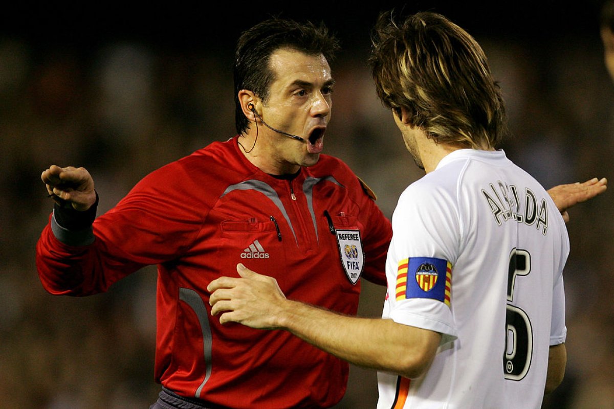 Kyros Vassaras la sferturile de finală ale Ligii Campionilor, între Valencia și Chelsea, 10 aprilie 2007