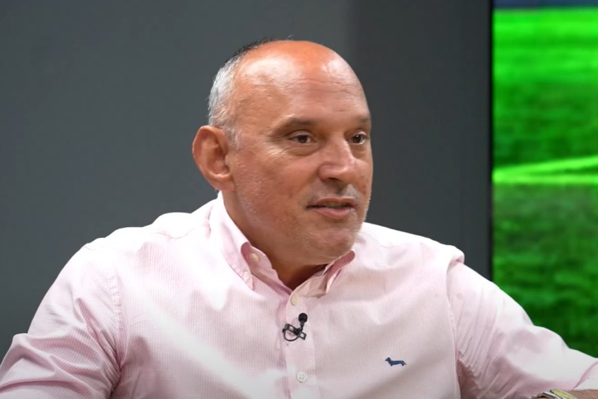 Președintele din Liga 1 a sărit să îl bată pe primar, chiar în tribună: ”Am făcut ca toate alea. Dacă nu ne despărțea lumea...”
