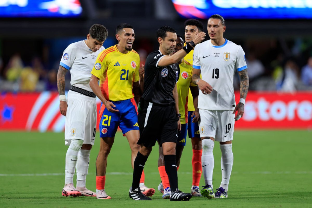 Meciul Uruguay - Columbia 0-1 a fost marcat de incidente dure la final