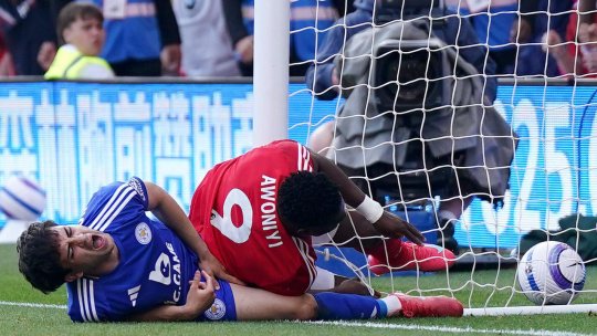 Taiwo Awoniyi, atacantul lui Nottingham Forest, în comă indusă și internat la terapie intensivă după accidentarea suferită în ultimul meci