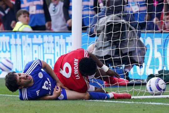 Taiwo Awoniyi, atacantul lui Nottingham Forest, în comă indusă și internat la terapie intensivă după accidentarea suferită în ultimul meci