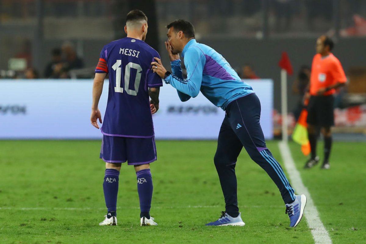 Lionel Scaloni și Leo Messi