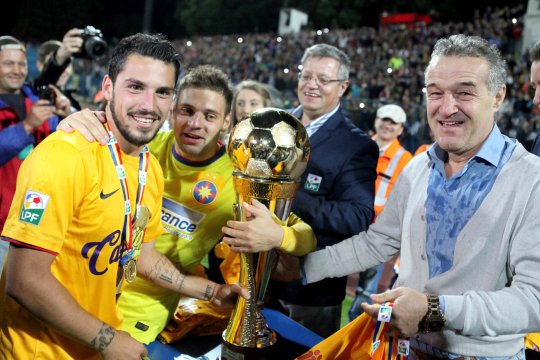 Cum a reacționat Gigi Becali când a fost contrazis de un jucător de la FCSB: ”Bă, acum știi și fotbal?”