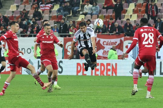 Insinuări de ”blat” după Dinamo - U Cluj 1-3. ”Am spus doi solist! Mi-e scârbă”