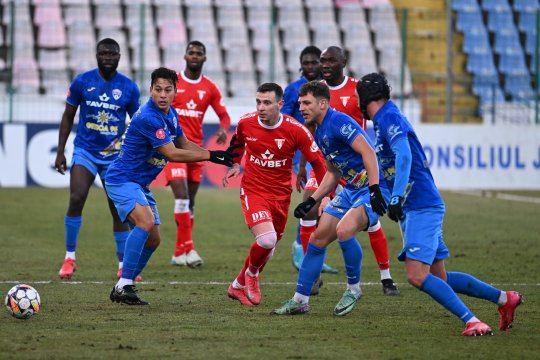 UTA - Gloria Buzău 0-0. O ultimă impresie negativă lăsată de oamenii lui Rednic