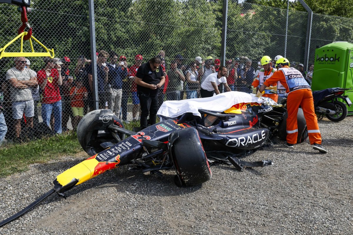 A fost ridicat steag roșu! Pilotul Red Bull a suferit un accident uriaș la Marele Premiu Emilia Romagna