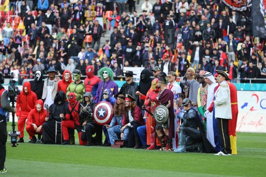Jucătorii FCSB, deghizați pe Arena Națională! The Joker, Gladiatorul sau Spiderman au venit să joace cu Craiova