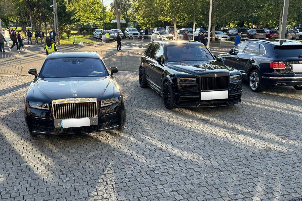 Mașinile cu care Gigi Becali a venit la stadion