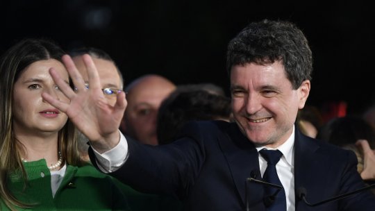 Cursă nebună pentru Președinția României. Ce spun exit pollurile în momentul închiderii urnelor. Jumătate dintre secții au comunicat rezultatele