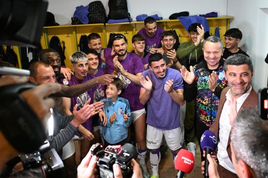 Derapaj suburban al jucătorilor lui FC Argeș la adresa votanților lui Nicușor Dan: ””Pentru toți b*******i”