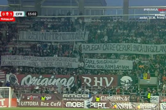 Gest excepțional din partea fanilor rapidiști! Bannere dedicate unui suporter dinamovist decedat