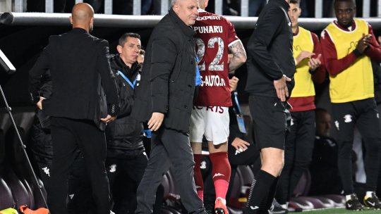 Marius Șumudică se simte rău! Tehnicianul Rapidului a ajuns pe mâna paramedicilor. Secundul Petre a anunțat: ”Capăt de drum pentru noi”