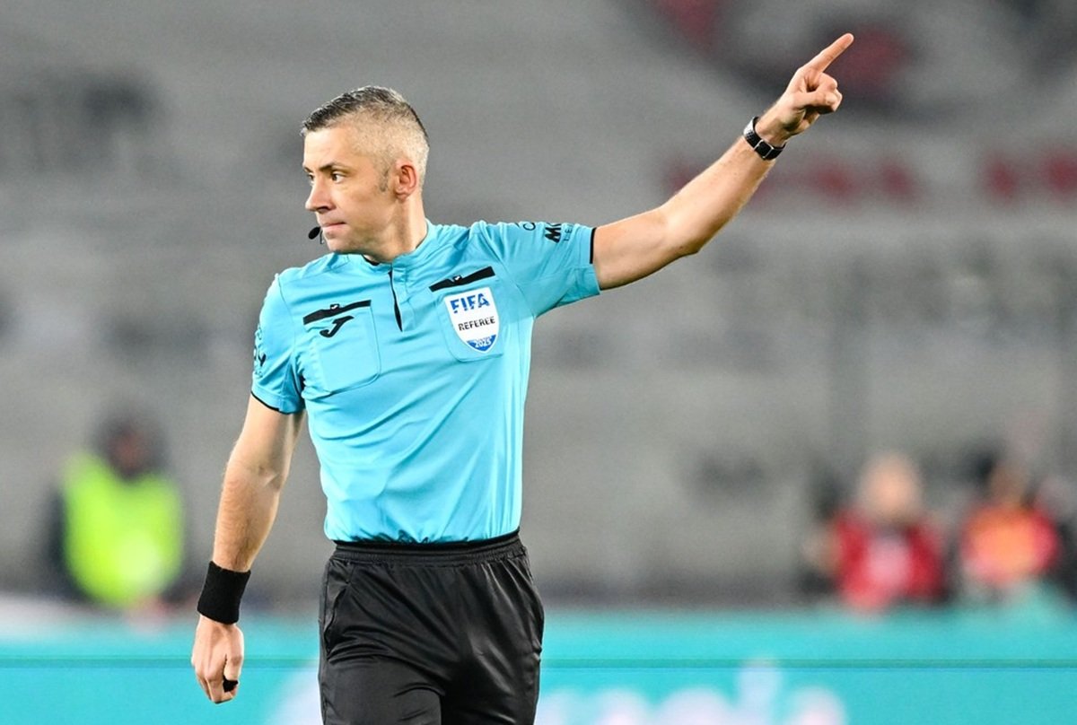 Suspendat în Superliga, Radu Petrescu a fost trimis să arbitreze Omonia - AEK Larnaca