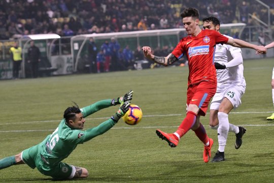 O echipă din Liga 1 a adus un agent de pază pe postul de antrenor cu portarii: ”Deschidea uși cu două luni înainte!”