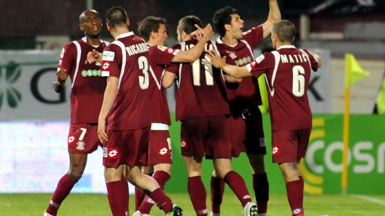 Fostul decar al Rapidului s-a trezit cu tricoul Stelei pe el și a sărit: ”Bă, ce p**a mea!"