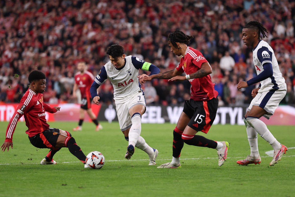 Leny Yoro a intrat în istoria lui Manchester United