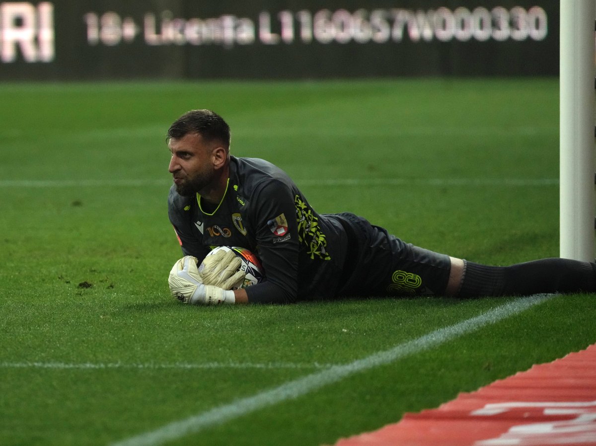 Zima a ajuns în această iarnă la FCSB, de la Petrolul