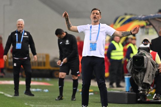 Transferul dorit de Mirel Rădoi, blocat de jucătorul pe care Craiova voia să-l dea la schimb