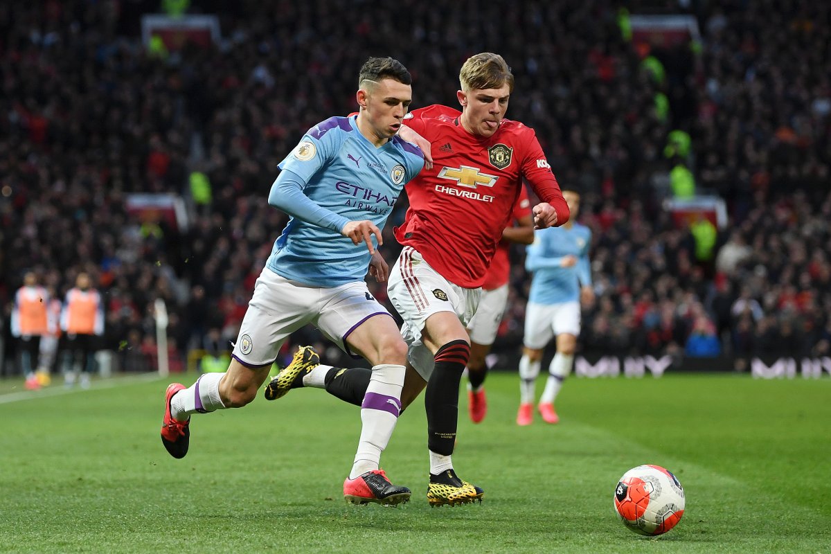 Brandon Williams într-un duel cu Phil Foden