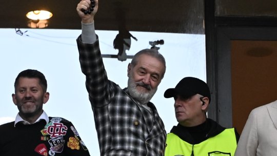 Gigi Becali a sunat un jucător chiar când era în vestiar: ”M-am blocat. Nu aveam numărul”. Dialogul dintre cei doi