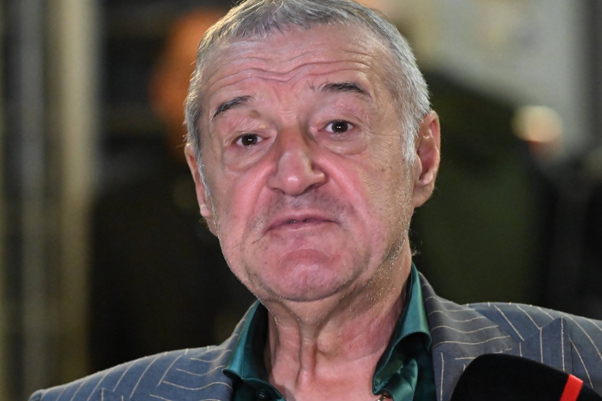 Gigi Becali a fost prezent la Sfânta Liturghie