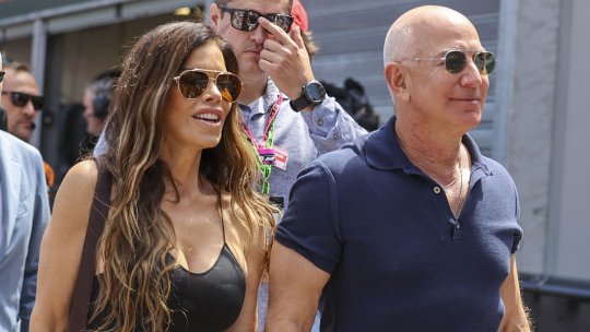 Jeff Bezos și logodnica, apariție de lux la Monaco. Miliardarul Amazon, în mijlocul elitei F1